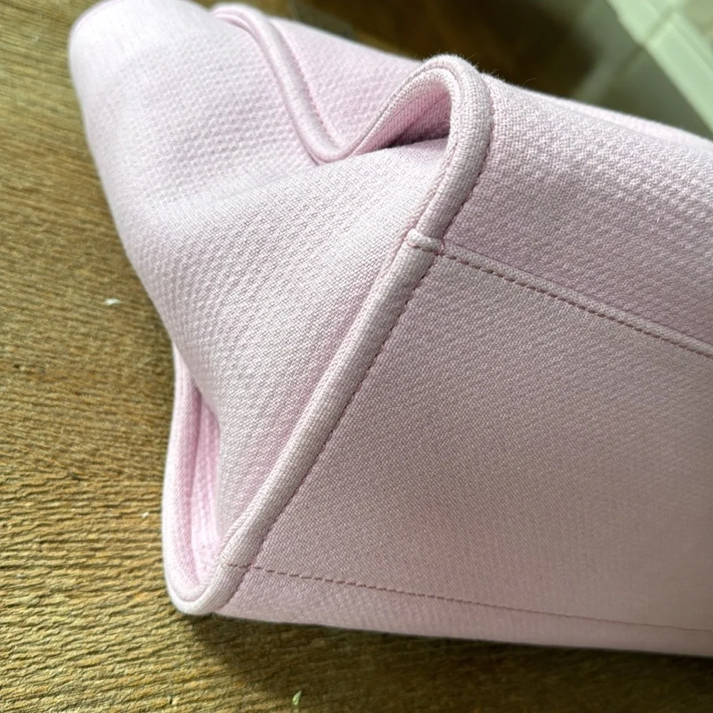 Chanel 22s pink deauville tote beach travel bag with pouch and box large pastel - Picture 6 of 16